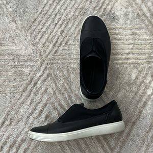 Ecco slip on sneaker!